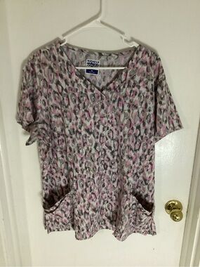 Strictly Scrubs Stretch XL Animal Print Scrub Top Size XL